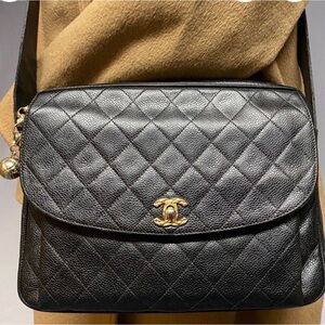 Chanel vintage caviar Black Quilted Leather crossbody Bag rare